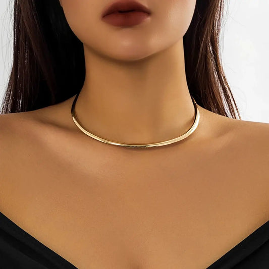 Collar Minimalista Rígido | LUNVIA