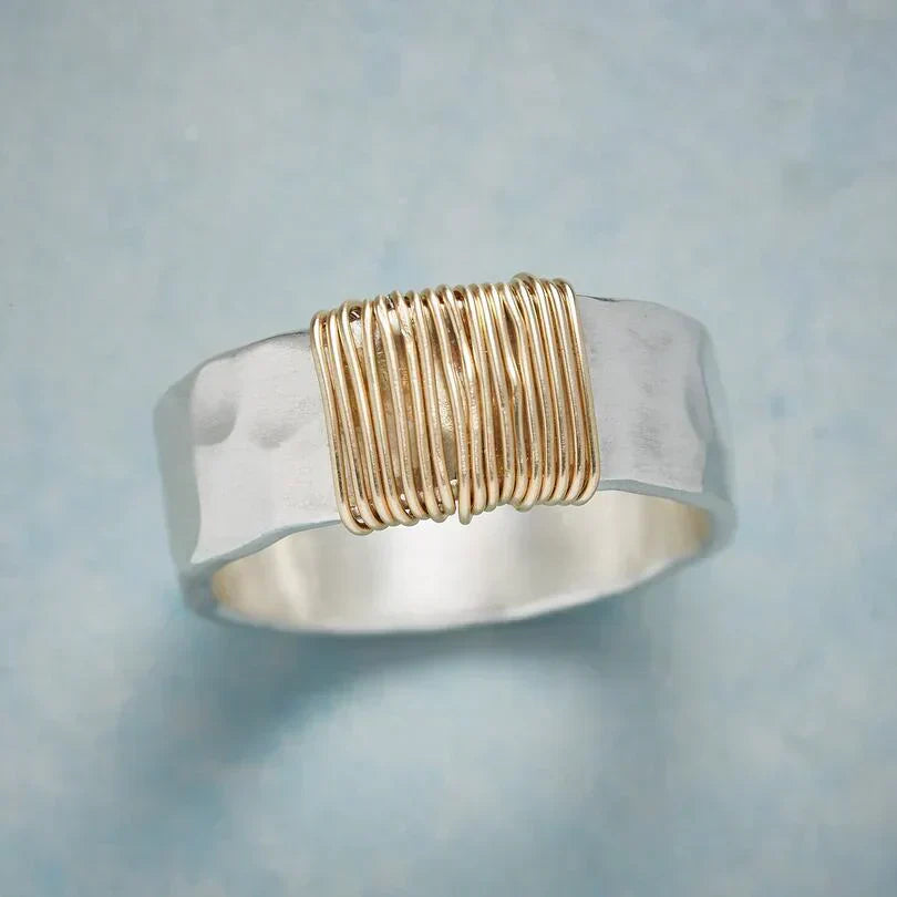 Anillo de Hilos Boho Dorado | LUNVIA